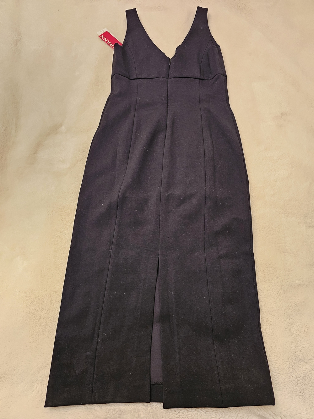 New Spanx Low V-Neck Midi Dress Size Medium - Picture 14 of 16